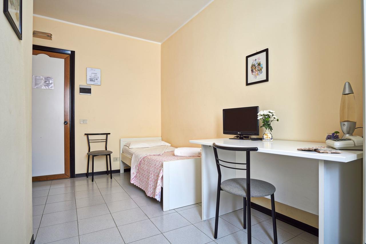 Hotel Mazzurco Cesarò エクステリア 写真