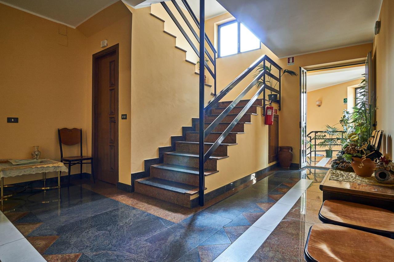 Hotel Mazzurco Cesarò エクステリア 写真