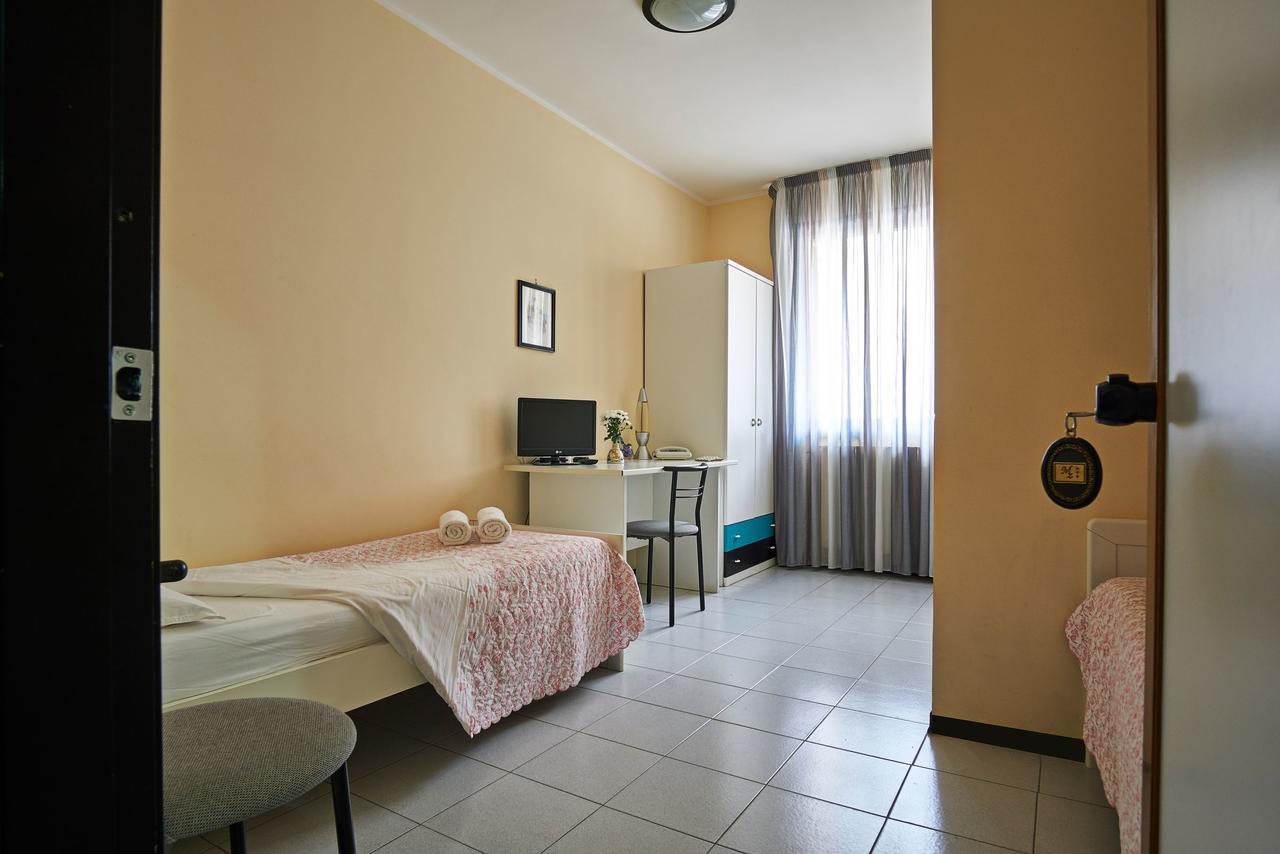 Hotel Mazzurco Cesarò エクステリア 写真